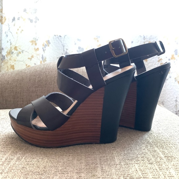SOLD — ALDO Narducci Wedge - Picture 9 of 10